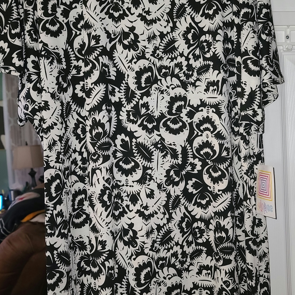 Price Reduced 6/3 Lularoe NWT 3XL Maria Dress